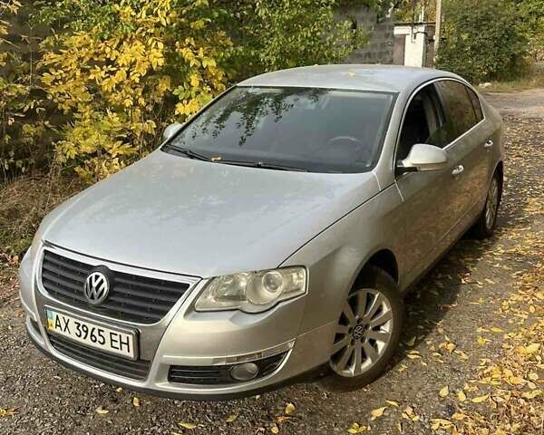 Серый Фольксваген Пассат, объемом двигателя 1.8 л и пробегом 255 тыс. км за 6900 $, фото 1 на Automoto.ua