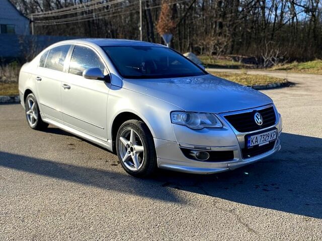 Сірий Фольксваген Пассат, об'ємом двигуна 1.8 л та пробігом 261 тис. км за 4500 $, фото 1 на Automoto.ua