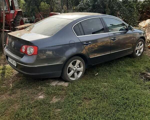 Серый Фольксваген Пассат, объемом двигателя 2 л и пробегом 260 тыс. км за 8500 $, фото 1 на Automoto.ua