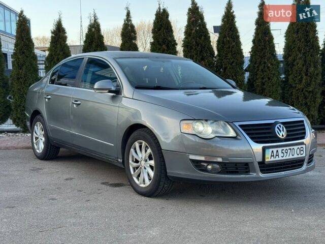 Серый Фольксваген Пассат, объемом двигателя 1.8 л и пробегом 189 тыс. км за 5500 $, фото 1 на Automoto.ua