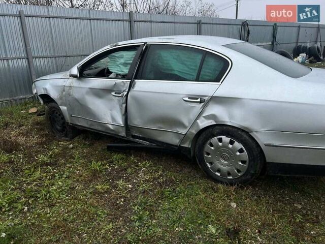 Сірий Фольксваген Пассат, об'ємом двигуна 1.8 л та пробігом 280 тис. км за 1450 $, фото 1 на Automoto.ua