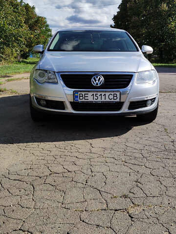 Серый Фольксваген Пассат, объемом двигателя 2 л и пробегом 320 тыс. км за 8000 $, фото 1 на Automoto.ua