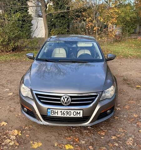 Серый Фольксваген Пассат, объемом двигателя 2 л и пробегом 212 тыс. км за 9500 $, фото 1 на Automoto.ua