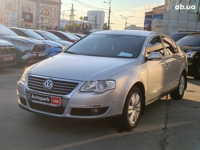 Серый Фольксваген Пассат, объемом двигателя 1.8 л и пробегом 256 тыс. км за 6940 $, фото 1 на Automoto.ua