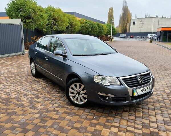 Серый Фольксваген Пассат, объемом двигателя 1.8 л и пробегом 354 тыс. км за 5900 $, фото 1 на Automoto.ua