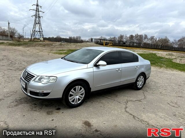 Серый Фольксваген Пассат, объемом двигателя 1.8 л и пробегом 144 тыс. км за 6800 $, фото 1 на Automoto.ua