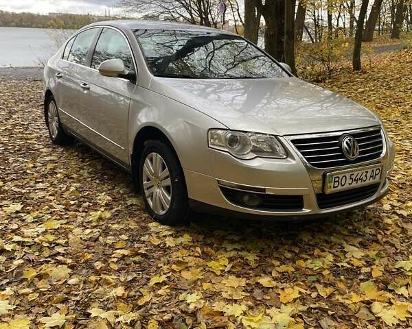Сірий Фольксваген Пассат, об'ємом двигуна 1.8 л та пробігом 326 тис. км за 6700 $, фото 1 на Automoto.ua