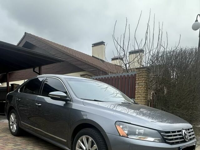 Серый Фольксваген Пассат, объемом двигателя 2.5 л и пробегом 400 тыс. км за 9500 $, фото 1 на Automoto.ua