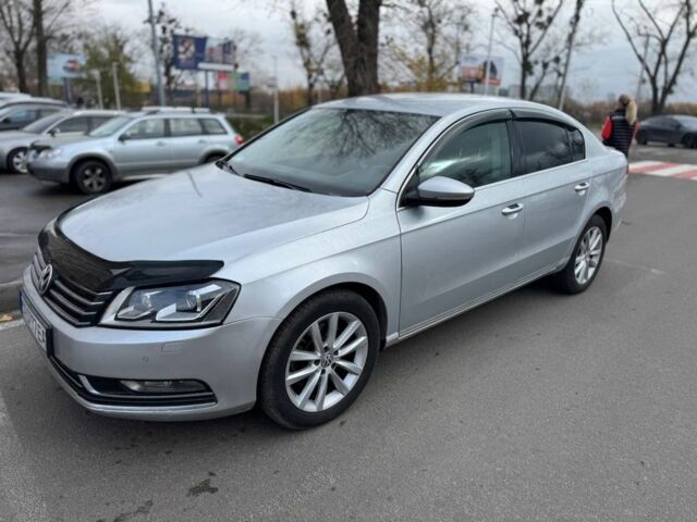 Серый Фольксваген Пассат, объемом двигателя 1.8 л и пробегом 255 тыс. км за 9200 $, фото 1 на Automoto.ua