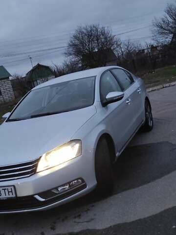 Серый Фольксваген Пассат, объемом двигателя 1.97 л и пробегом 241 тыс. км за 9000 $, фото 1 на Automoto.ua