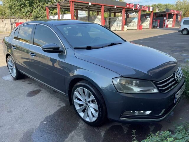 Серый Фольксваген Пассат, объемом двигателя 1.8 л и пробегом 184 тыс. км за 9599 $, фото 1 на Automoto.ua