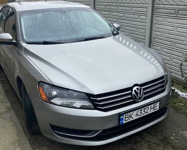 Серый Фольксваген Пассат, объемом двигателя 2.5 л и пробегом 292 тыс. км за 8700 $, фото 1 на Automoto.ua