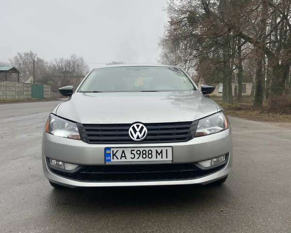 Серый Фольксваген Пассат, объемом двигателя 2.48 л и пробегом 244 тыс. км за 10900 $, фото 1 на Automoto.ua