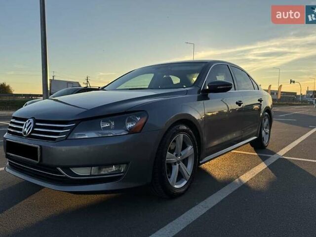 Серый Фольксваген Пассат, объемом двигателя 2.5 л и пробегом 214 тыс. км за 8000 $, фото 1 на Automoto.ua