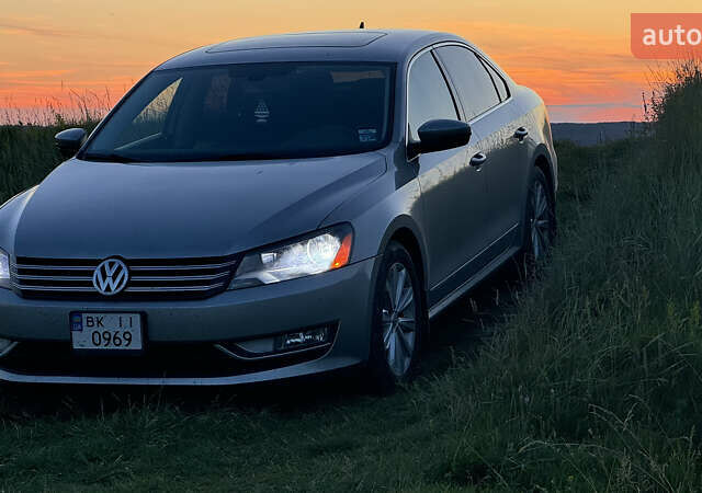 Сірий Фольксваген Пассат, об'ємом двигуна 2.5 л та пробігом 201 тис. км за 12500 $, фото 1 на Automoto.ua