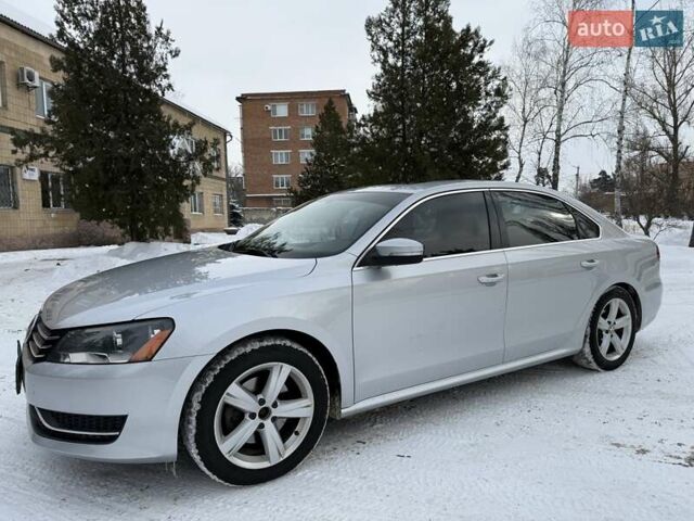 Серый Фольксваген Пассат, объемом двигателя 2.5 л и пробегом 196 тыс. км за 9600 $, фото 1 на Automoto.ua