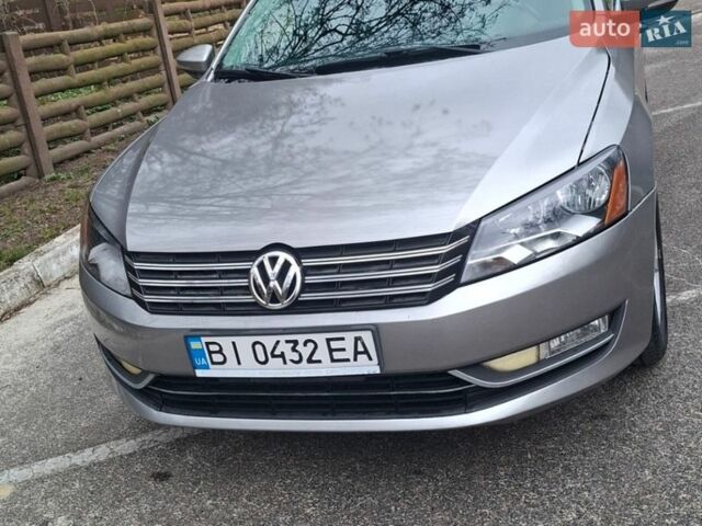 Серый Фольксваген Пассат, объемом двигателя 2.5 л и пробегом 250 тыс. км за 10000 $, фото 1 на Automoto.ua