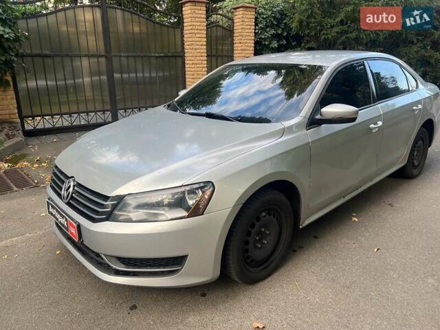 Фольксваген Пассат 2012 у Києві на Automoto.ua Сірий Фольксваген Пассат, об'ємом двигуна 2.5 л та пробігом 331 тис. км за 8290 $, фото 1 на Automoto.ua