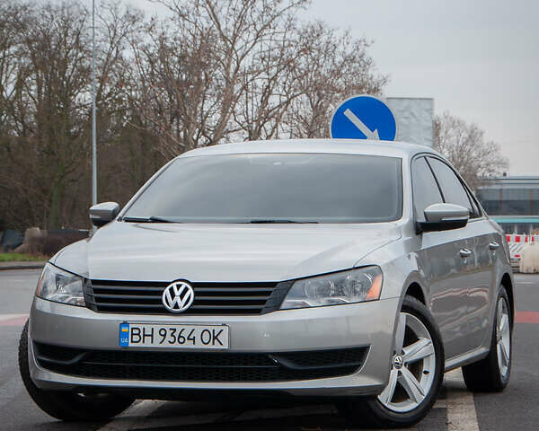 Серый Фольксваген Пассат, объемом двигателя 2.5 л и пробегом 120 тыс. км за 9700 $, фото 1 на Automoto.ua