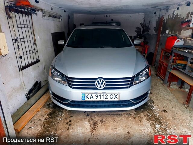 Серый Фольксваген Пассат, объемом двигателя 2.5 л и пробегом 367 тыс. км за 9000 $, фото 1 на Automoto.ua