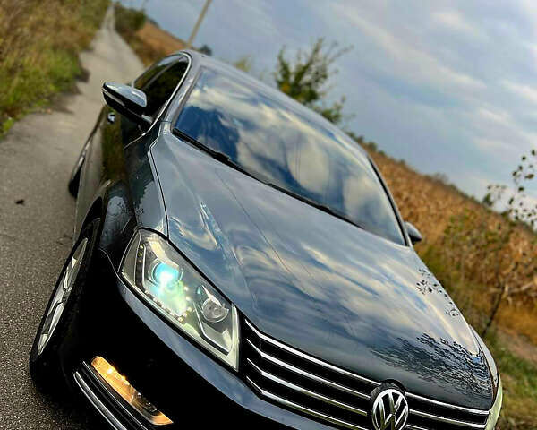 Серый Фольксваген Пассат, объемом двигателя 1.8 л и пробегом 248 тыс. км за 11000 $, фото 1 на Automoto.ua