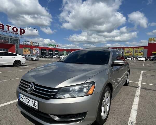 Серый Фольксваген Пассат, объемом двигателя 2.5 л и пробегом 186 тыс. км за 11200 $, фото 1 на Automoto.ua