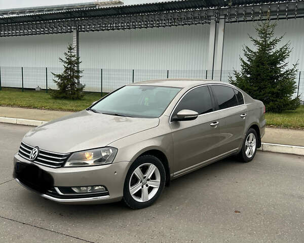 Серый Фольксваген Пассат, объемом двигателя 2 л и пробегом 250 тыс. км за 9700 $, фото 1 на Automoto.ua