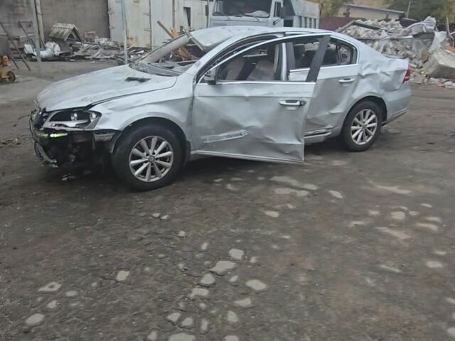 Сірий Фольксваген Пассат, об'ємом двигуна 2 л та пробігом 160 тис. км за 2399 $, фото 1 на Automoto.ua