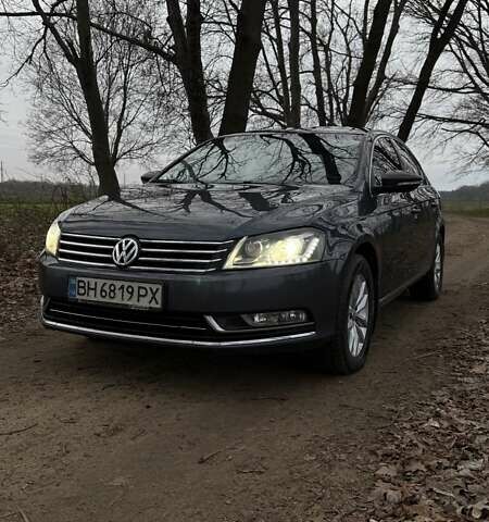 Серый Фольксваген Пассат, объемом двигателя 1.98 л и пробегом 351 тыс. км за 12000 $, фото 1 на Automoto.ua