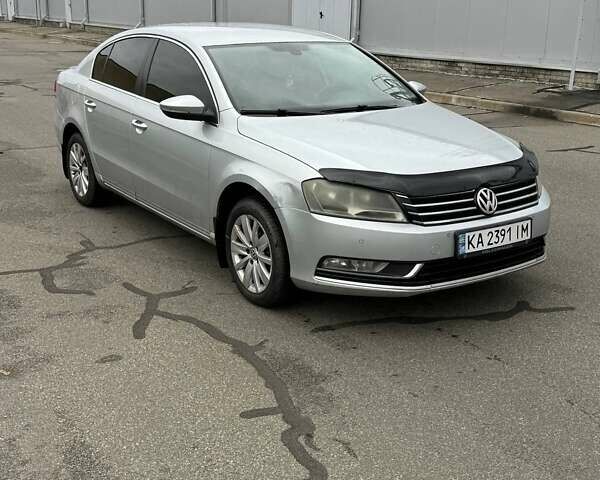 Серый Фольксваген Пассат, объемом двигателя 1.8 л и пробегом 192 тыс. км за 7999 $, фото 1 на Automoto.ua