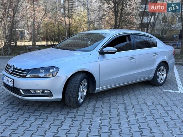 Сірий Фольксваген Пассат, об'ємом двигуна 1.6 л та пробігом 329 тис. км за 7650 $, фото 1 на Automoto.ua