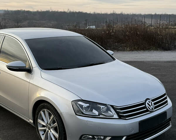 Серый Фольксваген Пассат, объемом двигателя 1.97 л и пробегом 213 тыс. км за 10700 $, фото 1 на Automoto.ua