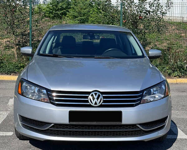 Серый Фольксваген Пассат, объемом двигателя 2.5 л и пробегом 194 тыс. км за 8500 $, фото 1 на Automoto.ua