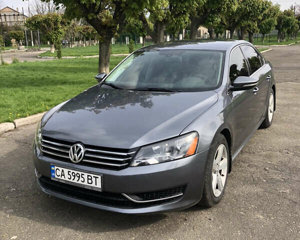 Серый Фольксваген Пассат, объемом двигателя 2.5 л и пробегом 260 тыс. км за 10200 $, фото 1 на Automoto.ua