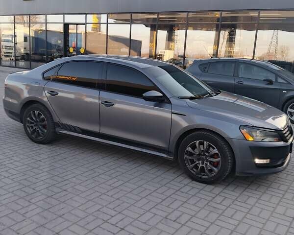 Сірий Фольксваген Пассат, об'ємом двигуна 2.48 л та пробігом 260 тис. км за 8999 $, фото 1 на Automoto.ua