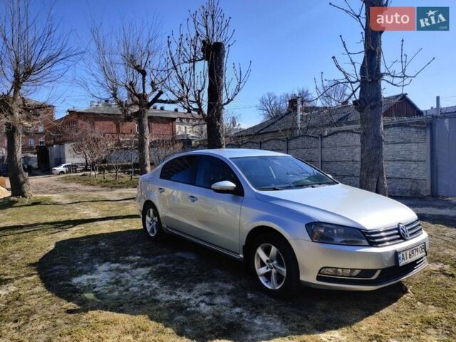Серый Фольксваген Пассат, объемом двигателя 1.8 л и пробегом 246 тыс. км за 9000 $, фото 1 на Automoto.ua