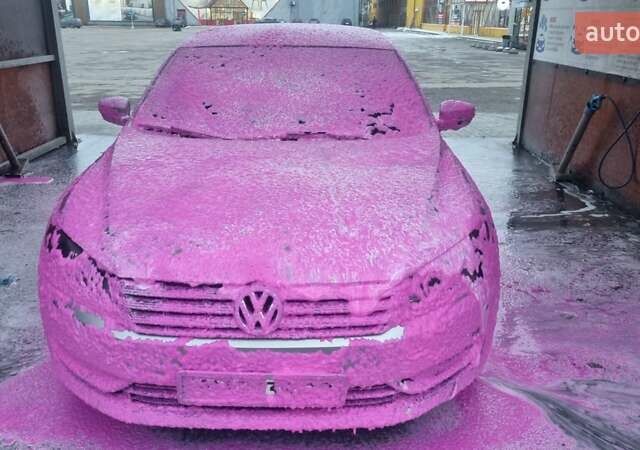 Серый Фольксваген Пассат, объемом двигателя 2.48 л и пробегом 212 тыс. км за 9200 $, фото 1 на Automoto.ua