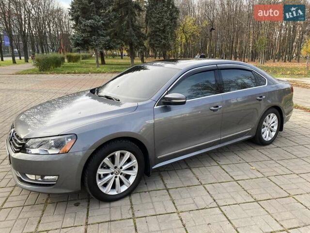 Серый Фольксваген Пассат, объемом двигателя 2.48 л и пробегом 224 тыс. км за 12000 $, фото 1 на Automoto.ua