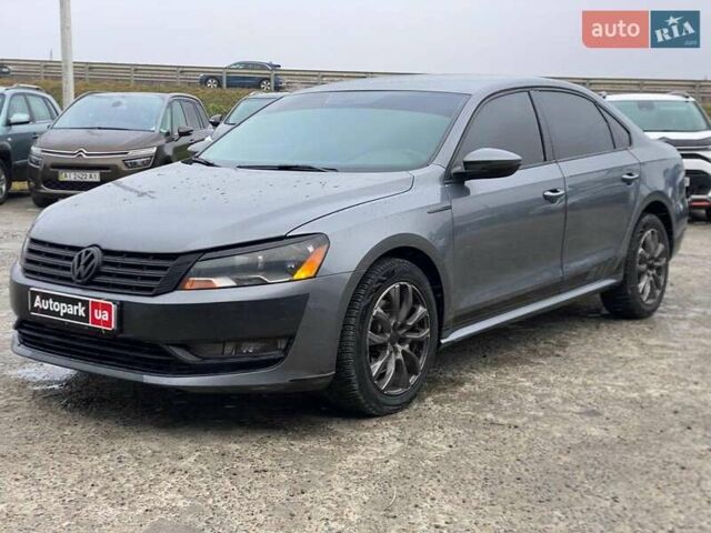 Серый Фольксваген Пассат, объемом двигателя 2.5 л и пробегом 263 тыс. км за 7390 $, фото 1 на Automoto.ua