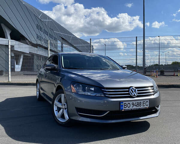 Серый Фольксваген Пассат, объемом двигателя 2.5 л и пробегом 203 тыс. км за 10800 $, фото 1 на Automoto.ua