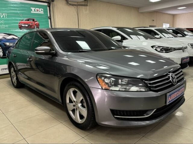 Серый Фольксваген Пассат, объемом двигателя 2.5 л и пробегом 150 тыс. км за 10200 $, фото 1 на Automoto.ua