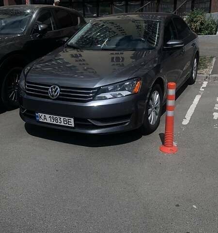 Сірий Фольксваген Пассат, об'ємом двигуна 2.5 л та пробігом 197 тис. км за 10000 $, фото 1 на Automoto.ua