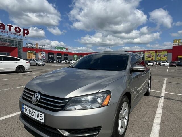 Серый Фольксваген Пассат, объемом двигателя 2.5 л и пробегом 193 тыс. км за 9400 $, фото 1 на Automoto.ua