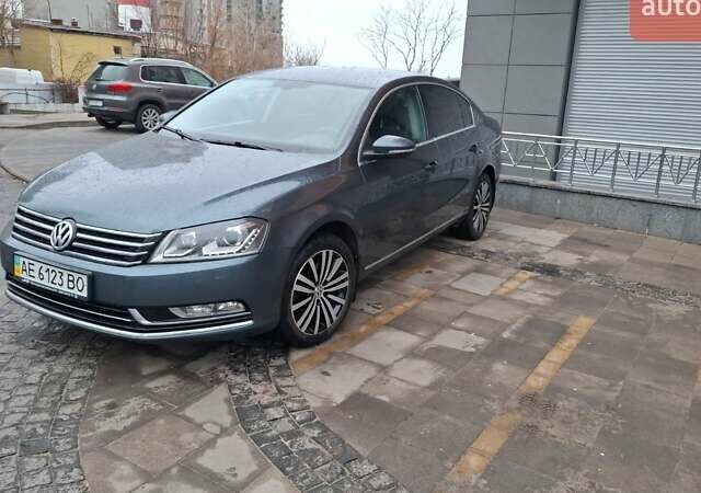 Серый Фольксваген Пассат, объемом двигателя 2 л и пробегом 270 тыс. км за 10800 $, фото 1 на Automoto.ua