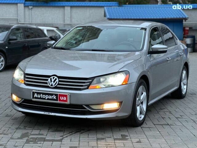 Серый Фольксваген Пассат, объемом двигателя 2.5 л и пробегом 156 тыс. км за 10990 $, фото 1 на Automoto.ua