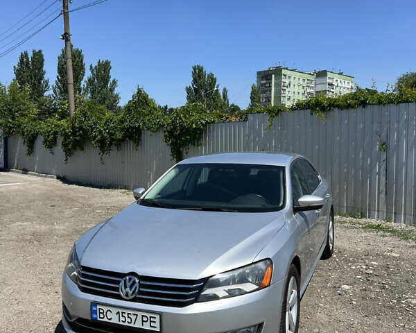 Серый Фольксваген Пассат, объемом двигателя 2.5 л и пробегом 196 тыс. км за 9999 $, фото 1 на Automoto.ua