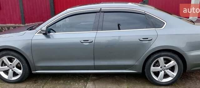 Серый Фольксваген Пассат, объемом двигателя 2.5 л и пробегом 211 тыс. км за 8800 $, фото 1 на Automoto.ua