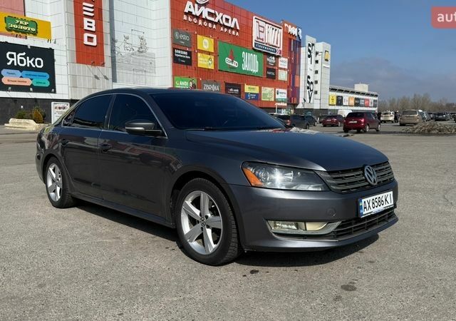 Серый Фольксваген Пассат, объемом двигателя 2.48 л и пробегом 215 тыс. км за 9700 $, фото 1 на Automoto.ua