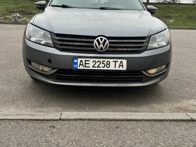 Серый Фольксваген Пассат, объемом двигателя 1.8 л и пробегом 250 тыс. км за 7800 $, фото 1 на Automoto.ua