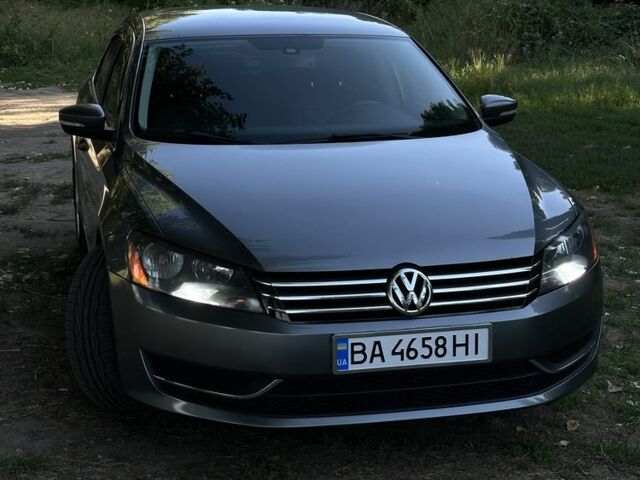 Серый Фольксваген Пассат, объемом двигателя 2.5 л и пробегом 165 тыс. км за 11500 $, фото 1 на Automoto.ua